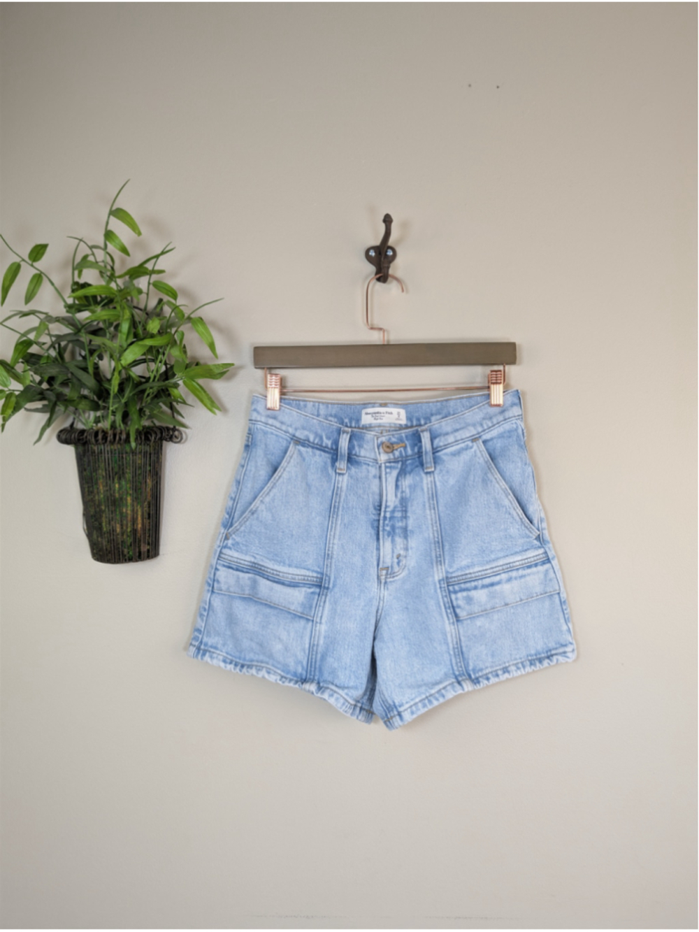 A&F 27 Dad Shorts High Rise Light Wash Cargo Pocket Denim Jean Abercrombie Fitch